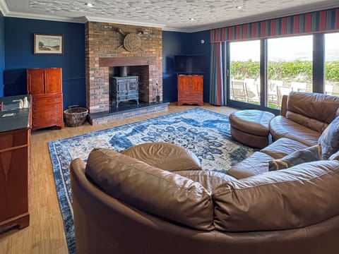 Living area | Abalone, Dingwall