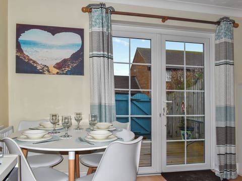 Dining Area | Twenty One, Westward Ho