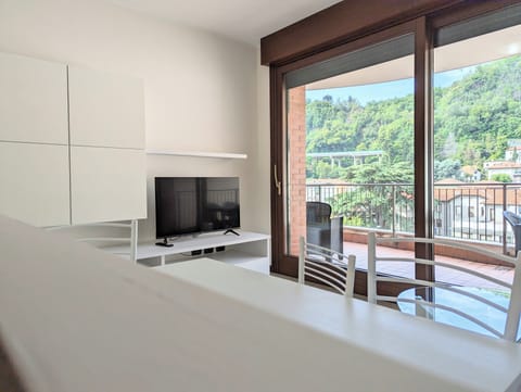 Apartment, Mountain View | Premium bedding, down comforters, iron/ironing board, cribs/infant beds