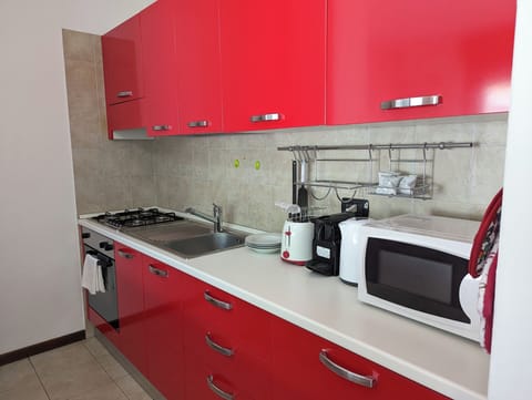 Apartment, Mountain View | Premium bedding, down comforters, iron/ironing board, cribs/infant beds