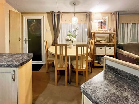 Open plan living space | Tay Lodge, Lochlands Caravan Park