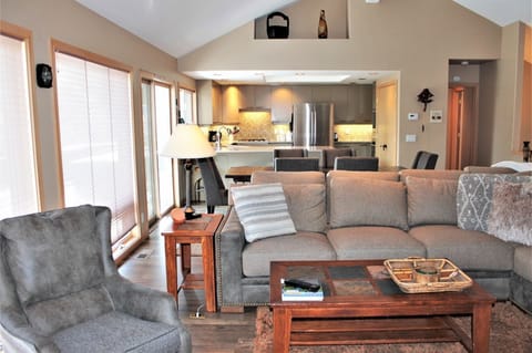 House, 3 Bedrooms | Living area