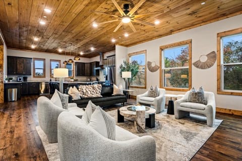 Lookout Lodge's cozy living area