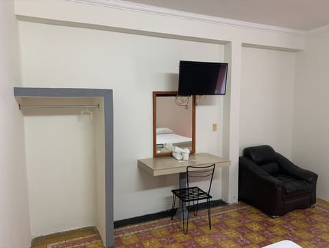 Economy Double Room | Desk, soundproofing, free WiFi, bed sheets