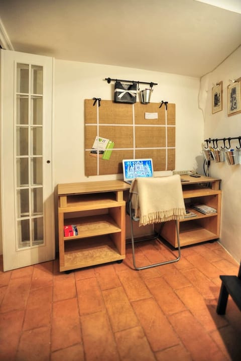 010 Office Desk Area