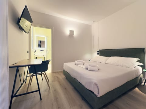 Camera Matrimoniale con Bagno Privato | Desk, free WiFi, bed sheets