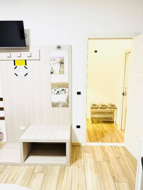 Iron/ironing board, free WiFi