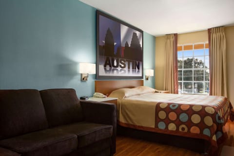 Standard Room, 1 King Bed | Desk, laptop workspace, blackout drapes, iron/ironing board