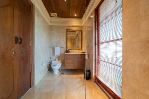 Deluxe Villa, 4 Bedrooms, Valley View | Bathroom | Separate tub and shower, deep soaking tub, designer toiletries