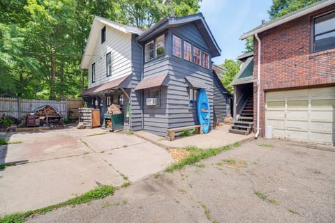 Cuyahoga Falls Vacation Rental | 1BR | 1BA | Steps Required | 650 Sq Ft