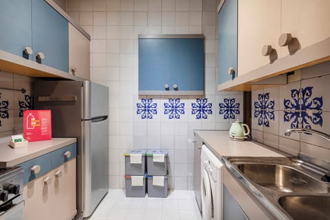 Apartment, 2 Bedrooms, Sea View | Private kitchen | Fridge, oven, stovetop, dishwasher