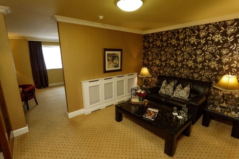 Junior Room | Premium bedding, desk, soundproofing, iron/ironing board