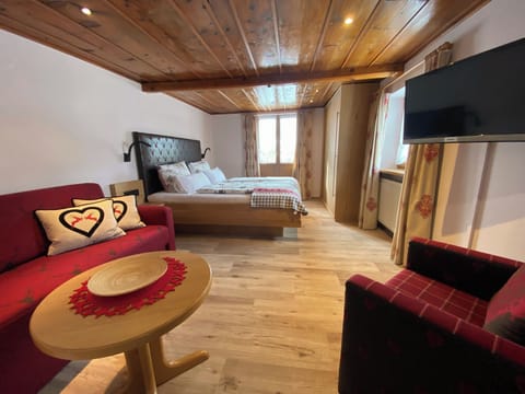 Double Room, Balcony | Premium bedding, individually decorated, individually furnished