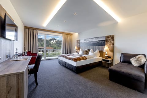 Superior Double Room | Minibar, in-room safe, desk, free WiFi