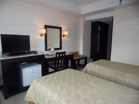 Standard Twin Room, 2 Twin Beds, Non Smoking | Desk, rollaway beds, free WiFi, bed sheets