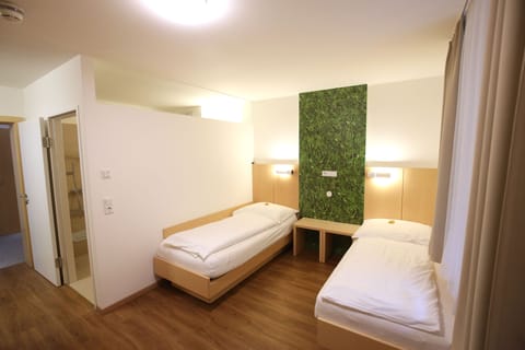 Twin Room, Non Smoking | Hypo-allergenic bedding, desk, blackout drapes, free WiFi