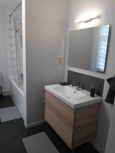 Classic Double Room | Desk, free WiFi