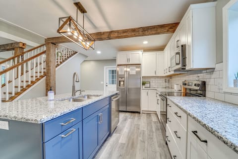 Kitchen | Microwave | Toaster | Drip Coffee Maker | Main Level