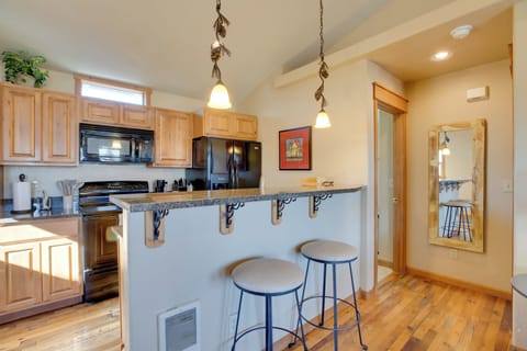 Kitchen | Cooking Basics | Single-Serve Coffee Maker