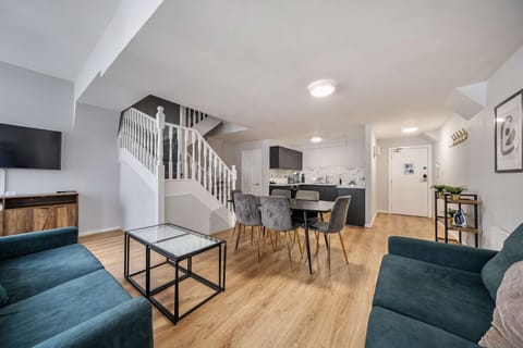 Apartment 11 Stanley Street, Liverpool - Host & Stay