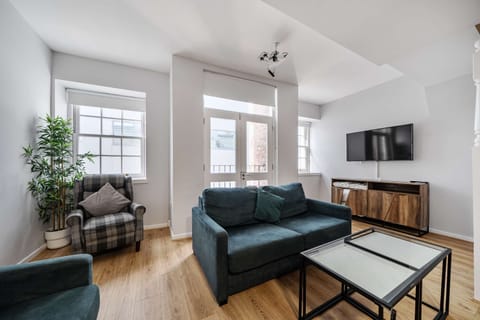 Apartment 11 Stanley Street, Liverpool - Host & Stay