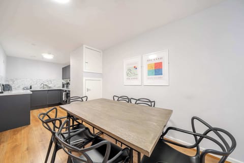 Apartment 10 Stanley Street, Liverpool - Host & Stay