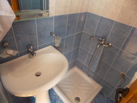 Standard Triple Room, Smoking, Beach View | Bathroom | Shower, free toiletries, hair dryer, bathrobes