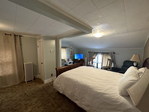 1 Queen Bed, Inn Style  | Iron/ironing board, free WiFi