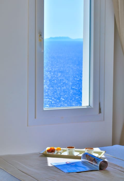 Double Room, Sea View | Minibar, soundproofing, free WiFi, bed sheets