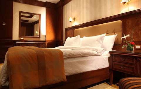 Premium bedding, minibar, in-room safe, desk