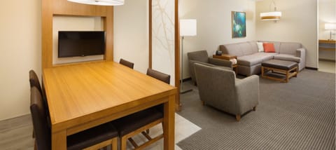 King Suite - 2 Room Suite | Desk, soundproofing, iron/ironing board, free cribs/infant beds