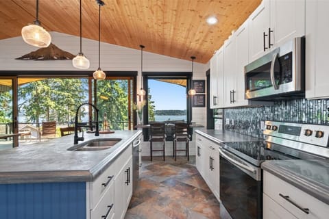 Fully stocked kitchen.