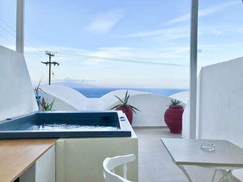 Maisonette (Seasonal Hot Tub) | Jetted tub