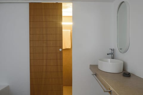 Compact Two-Bedroom Suite (Seasonal Hot Tub) | Bathroom | Free toiletries, hair dryer, towels, soap