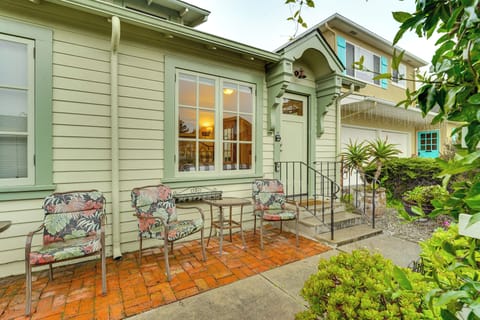 Santa Cruz Vacation Rental | 1BR | 1BA | 600 Sq Ft | Steps to Enter