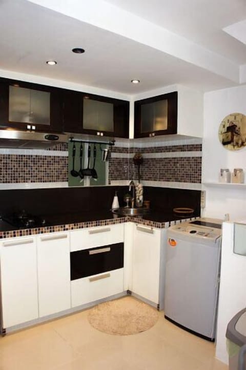 2 Bedroom Loft Studio Unit 6K | Private kitchen | Full-size fridge, microwave, stovetop, cookware/dishes/utensils