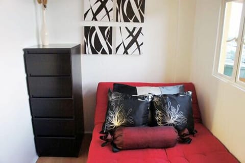 2 Bedroom Loft Studio Unit  6L | Premium bedding, pillowtop beds, desk, iron/ironing board