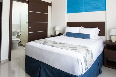 Business Single Room, Accessible, City View | Premium bedding, desk, laptop workspace, iron/ironing board