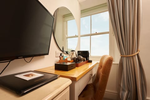 Standard Double Room | Desk, iron/ironing board, free WiFi, bed sheets