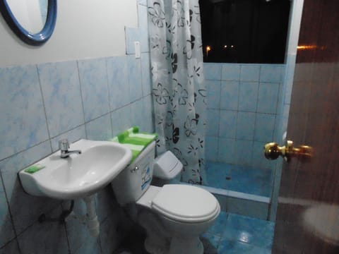 Double Room | Bathroom | Shower