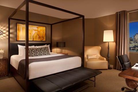 Suite, 1 King Bed, Non Smoking | 1 bedroom, premium bedding, pillowtop beds, in-room safe