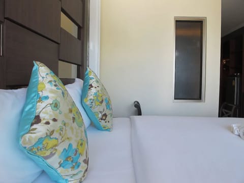 Deluxe Double City View Room | In-room safe, desk, free WiFi