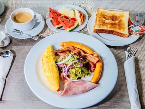 Daily continental breakfast (THB 250 per person)