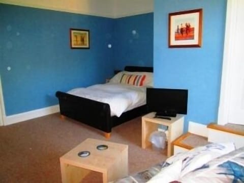 Standard Double Room | Premium bedding, iron/ironing board, free WiFi, bed sheets