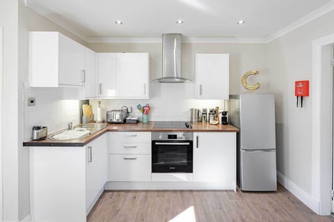 Superior Apartment, Accessible, Ensuite (One Bedroom 174) | Private kitchen