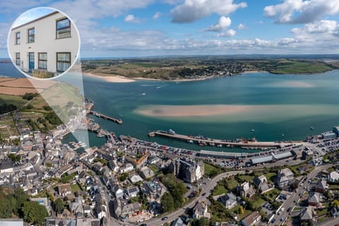 Harbourside Cottage is Here