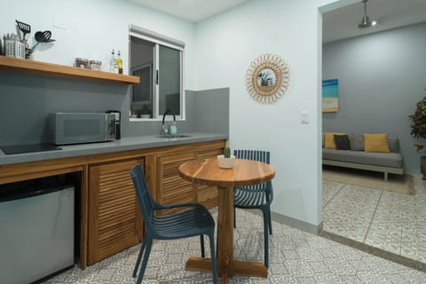 Design Apartment | Private kitchen | Mini-fridge, microwave, stovetop, coffee/tea maker