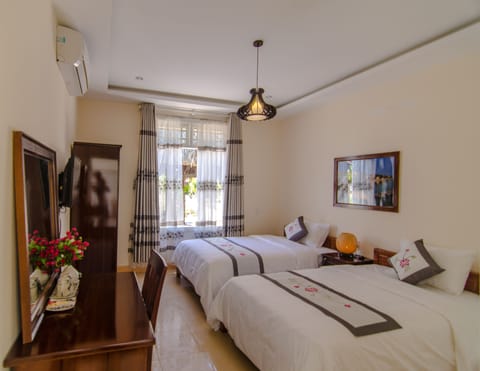 Superior Room, Pool View | Minibar, desk, rollaway beds, free WiFi