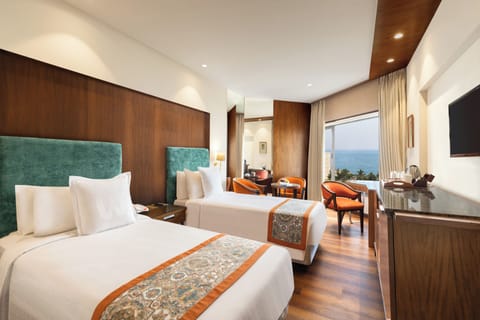 Superior Room, 2 Twin Beds (Superior Room Twin) | Bathroom | Combined shower/tub, free toiletries, hair dryer, bathrobes