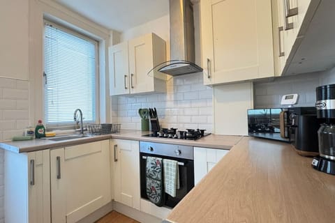 Sink and hob with coffee station